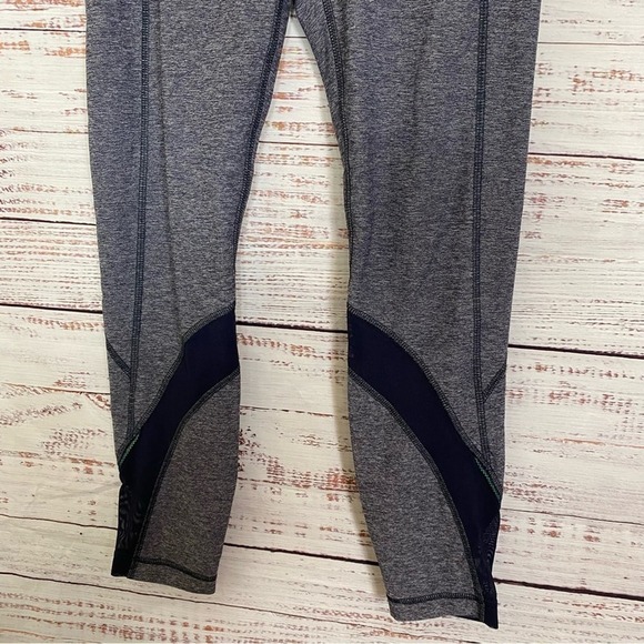 Lululemon Blue inspire mesh detail size 4 space-dye athletic cropped leggings - Picture 4 of 7